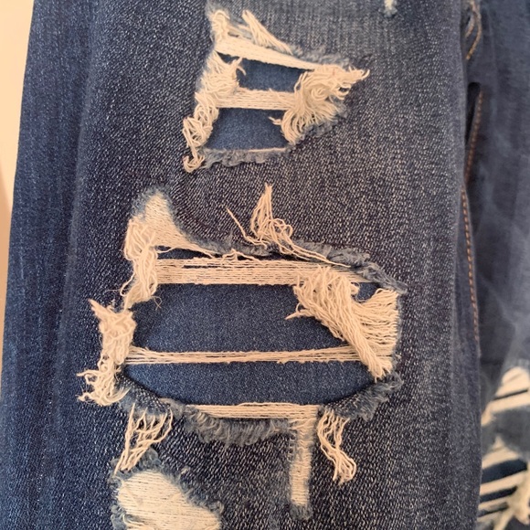 ❌SOLD❌American Eagle Ripped Skinny Jeans - Picture 3 of 14